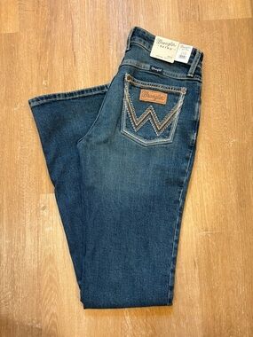 Wrangler Retro Women’s Mid Rise Bootcut Jeans